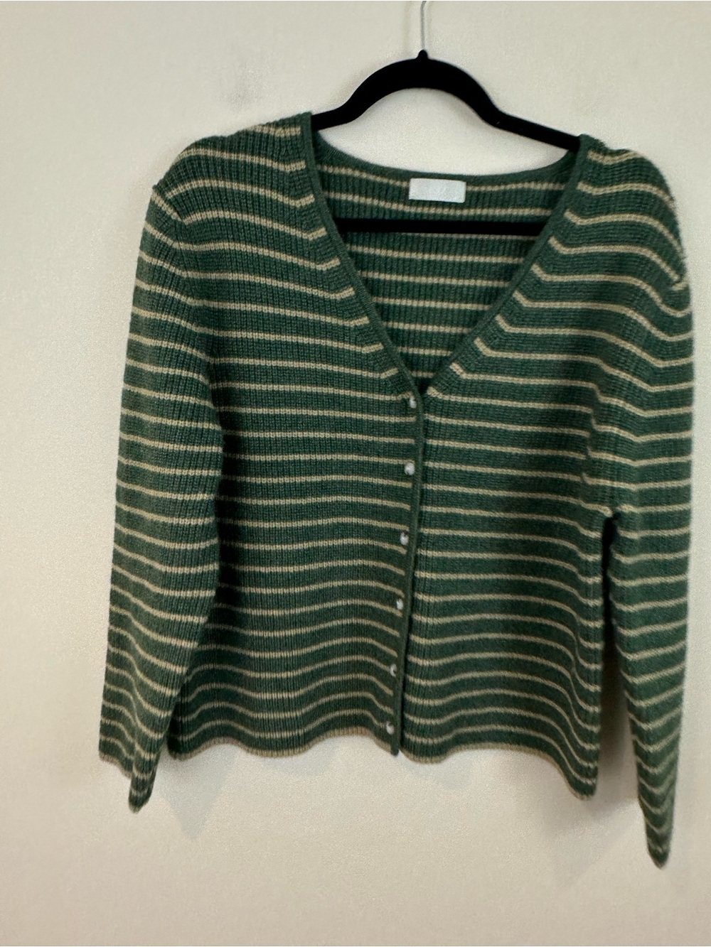 Q2 Striped Green and Cream V-Neck Button Cardigan Sweater Medium